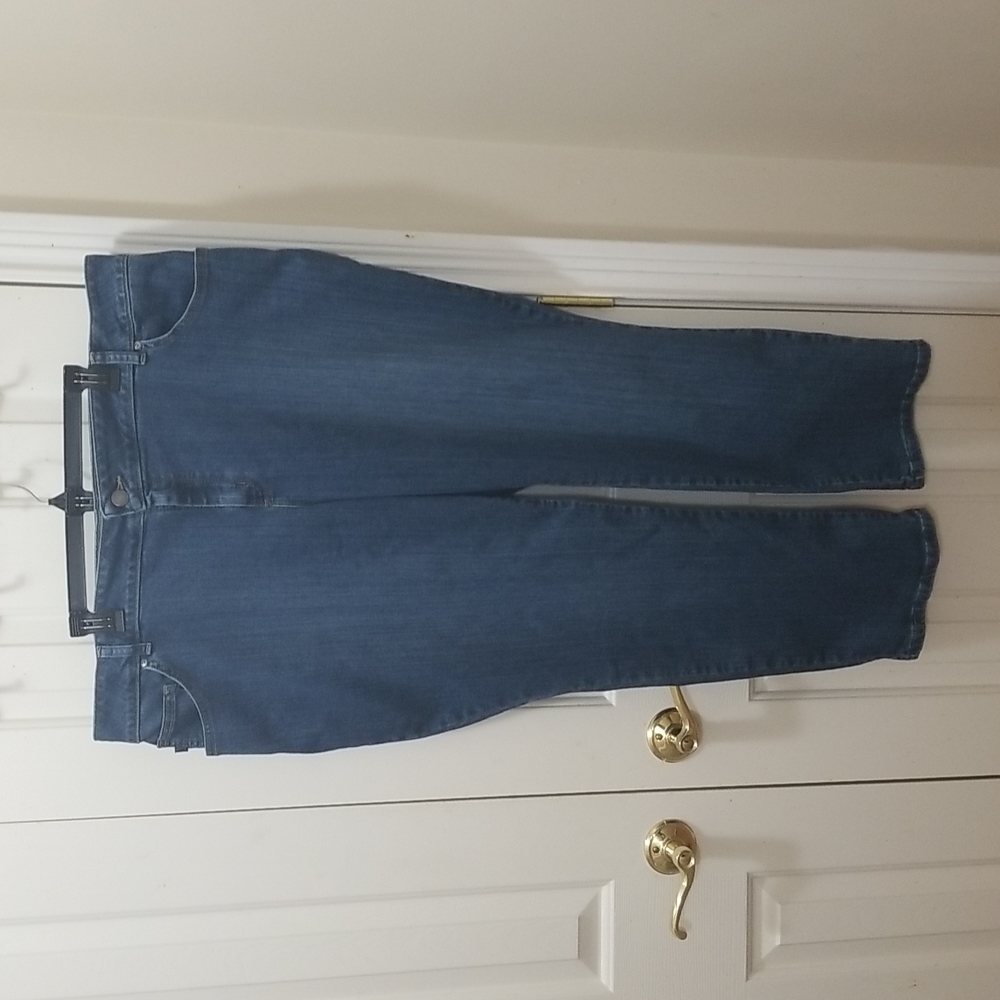 3/$15 Lee blue jeans sz 22W petite (inseam 29 in.)